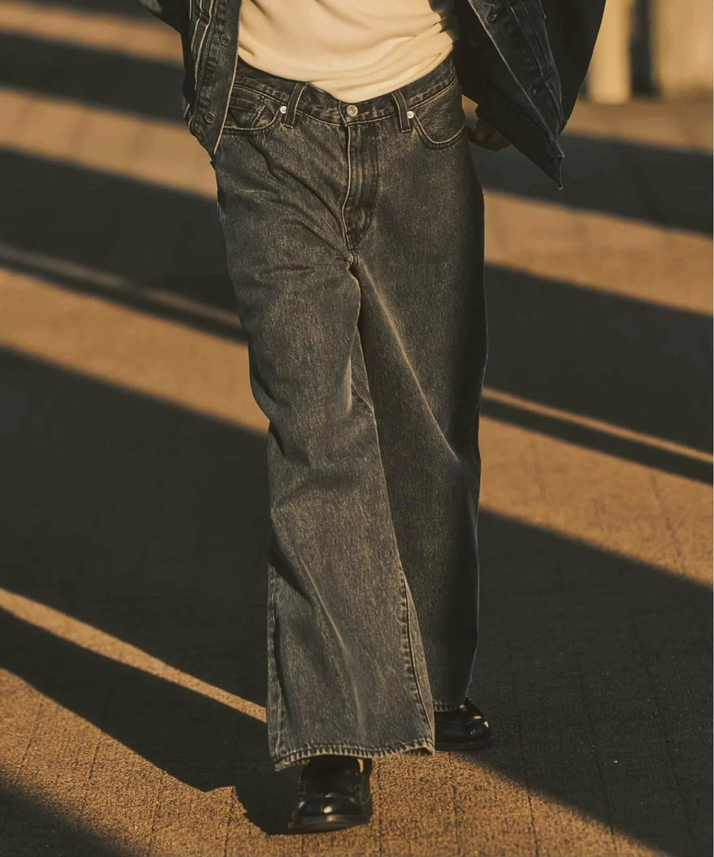 S_HangerLuck's tweet photo. Levi's x 417のデニム雰囲気えっぐ..
色味・シルエットがマジでカッコいい。 https://t.co/807LLK5ful