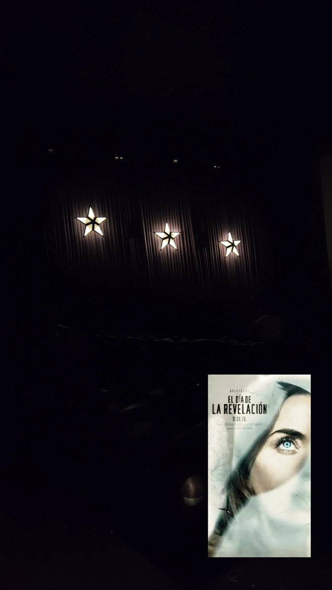 suarezfabian's tweet photo. noche de cine... https://t.co/bHxOtEIvnD