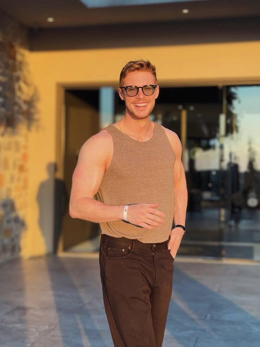 Fit Famous Males tweet media