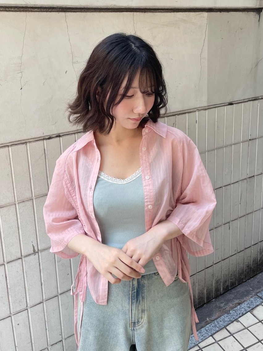 PUNYUS_press's tweet photo. 羽織りも可愛いドロストシャツ💞
透け感のある素材で涼し気な夏のカジュアルコーデに🫶💫

🍧シアークロップド丈ドロストシャツ
￥5,500(税込)着用サイズ③
https://t.co/Yid72xpjg0

👒ダメージデニムワイドパンツ
￥7,700(税込)→¥7,000(税込)着用サイズ①
https://t.co/Vk0WGn6EPo

Staff:155㎝ https://t.co/gv0YJuJFTV