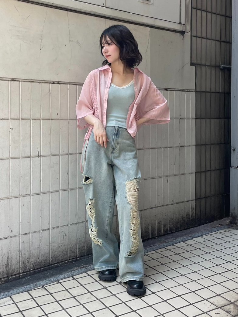 PUNYUS_press's tweet photo. 羽織りも可愛いドロストシャツ💞
透け感のある素材で涼し気な夏のカジュアルコーデに🫶💫

🍧シアークロップド丈ドロストシャツ
￥5,500(税込)着用サイズ③
https://t.co/Yid72xpjg0

👒ダメージデニムワイドパンツ
￥7,700(税込)→¥7,000(税込)着用サイズ①
https://t.co/Vk0WGn6EPo

Staff:155㎝ https://t.co/gv0YJuJFTV