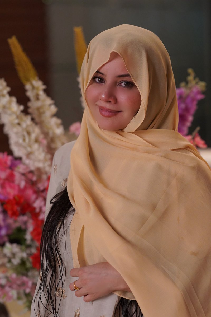 Rabipirzada's tweet photo. "خوش رہنے کے لیے ہر چیز کا کامل ہونا ضروری نہیں، نظر کا خوبصورت ہونا ضروری ہے۔
#UrduCaption #UrduQuotes #IslamicReminder #Alhamdulillah #MashAllah #LifeQuotes #PositiveVibes #DailyInspiration #Peace #Gratitude #Nature #BeautifulMoments https://t.co/wQwAaNjU6w