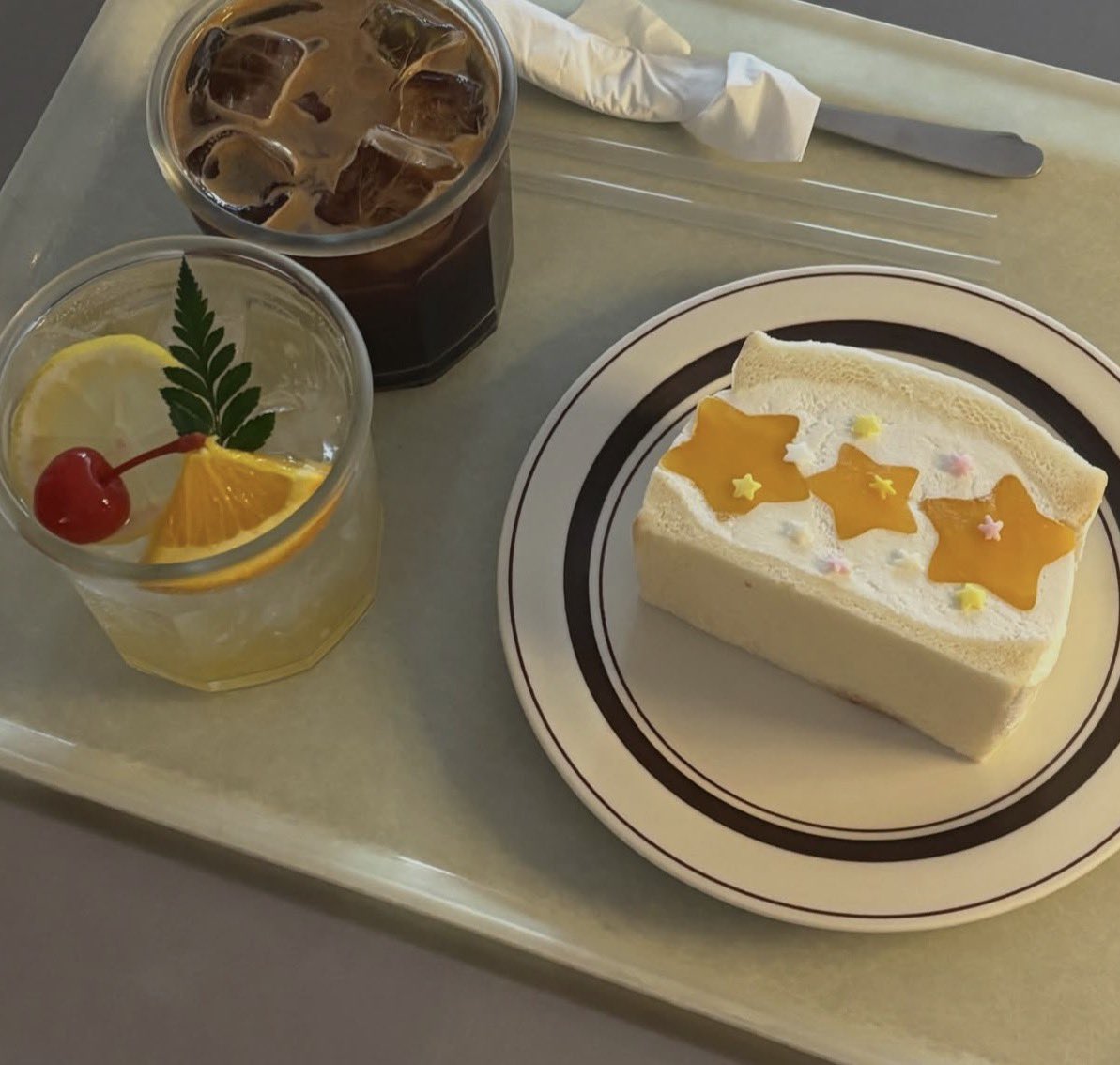 mylo_magazine's tweet photo. ソウルにあるbunkashaの星サンド可愛い★ https://t.co/sw6ehciHcM