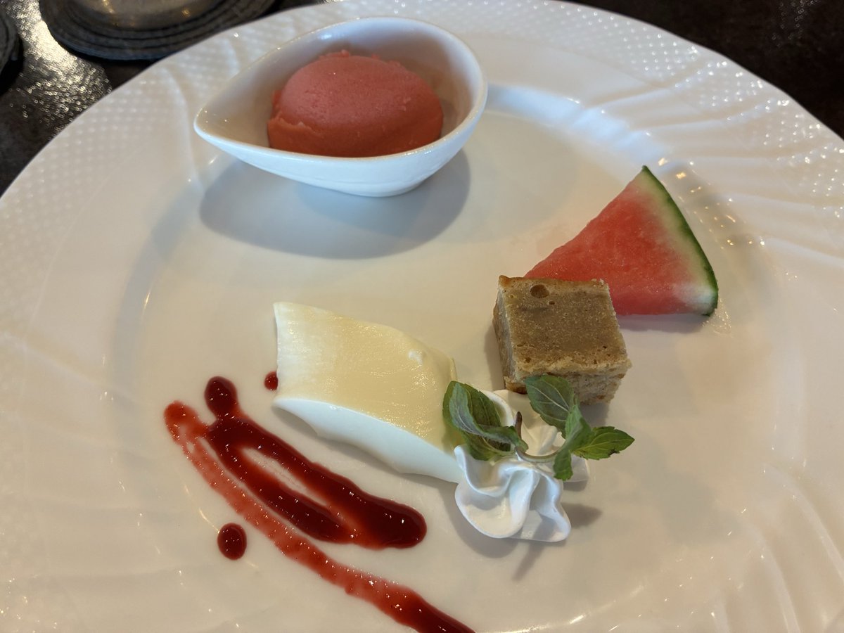 kumixsnow's tweet photo. 女子会ランチ https://t.co/JsnQW1Mg22