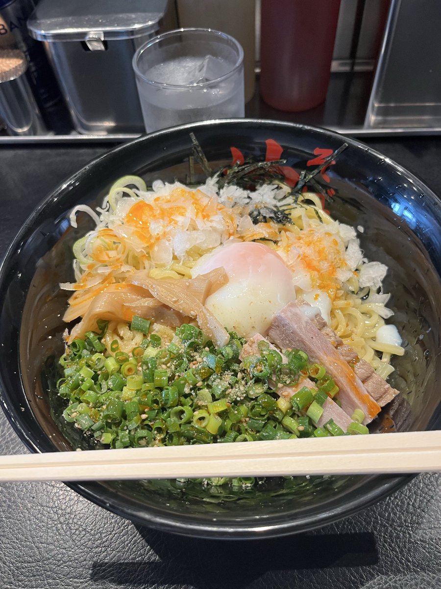 FMochi_G's tweet photo. 昼ごはんと、コーヒー

尚、コーヒーショップは現在
客2人、店員3人体制です
手厚い。 https://t.co/yTMJ5hhXv0