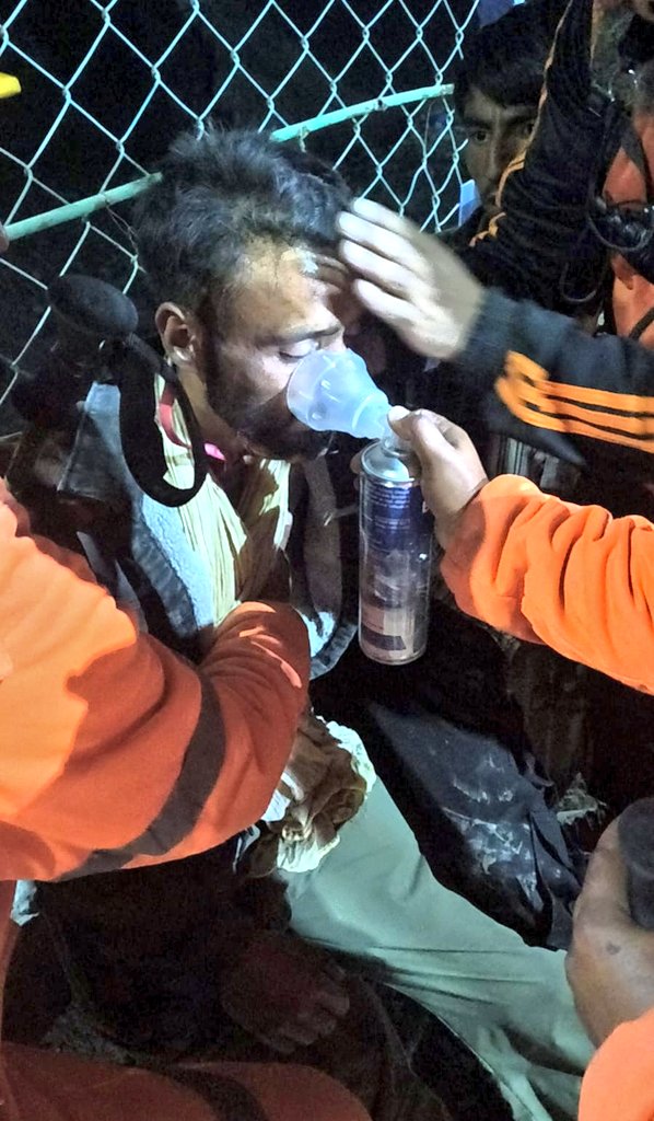 14bnssb's tweet photo. @SSB_INDIA MRT, in seamless coordination with @KashmirSdrf, swiftly rescued Basarat Ahmad (25), Ganderbal, who was found unconscious at Upper #Railpathri. After immediate pre-hospital treatment, he was safely evacuated to the Medical Camp.#Rescue #SANJY2026 #Peoplefriendlyforce https://t.co/hsvqUC4dyZ