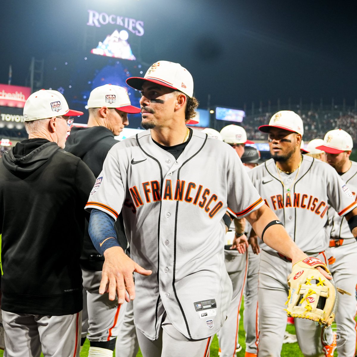 SFGiants's tweet photo. On the Fourth of July, the whole sky would brighten up with fireworks, giving us just enough light for a game. 🎇 https://t.co/BbhPUavA32