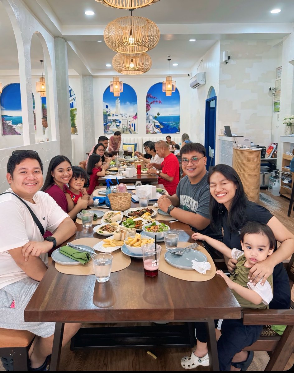 heyitsmemjj's tweet photo. Out trying Couscousi Mediterranean Grill for the first time, &amp; wow found a new fave! T’was so flavorful!

We def had to record our Mediterranean Tutorial 101 ‘cos we had no idea what we were doing at first 😂 Learning as we eat!

Already planning our next visit! https://t.co/shxAJDcZZ5