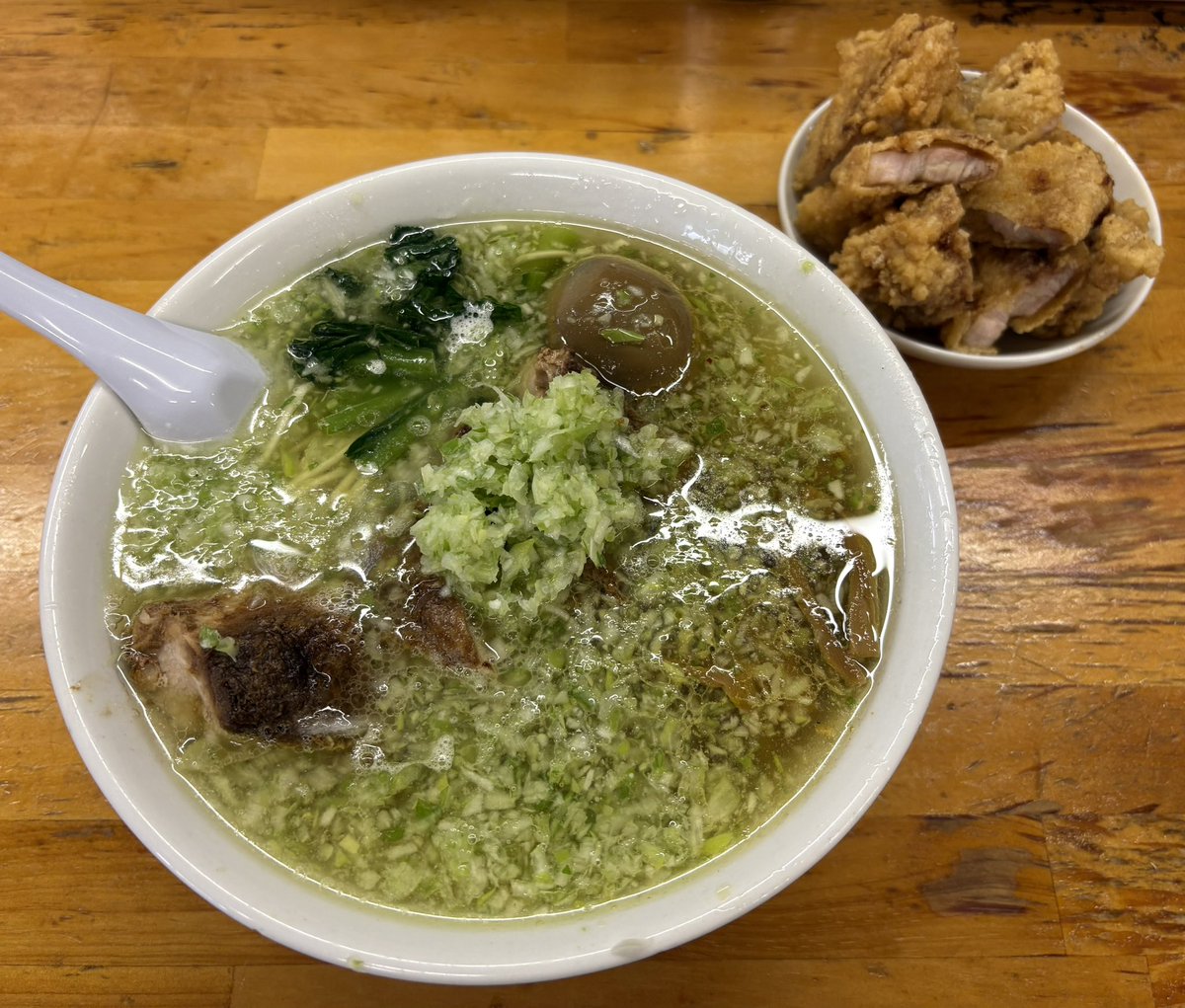 crl2525's tweet photo. 鐘ヶ淵のラーメン珉珉にようやく行けた
塩半々 薬味多め 麺カタメ パーコー別皿
油も麺も肉もめちゃくちゃ美味しかったが血圧も血糖値も爆上がり
近年では記憶が無いぶりに1軒目TKO負け
ご馳走様でした https://t.co/ptInwGPtNg