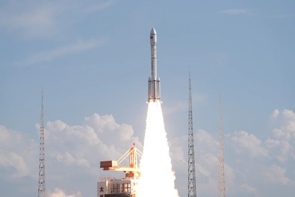 wulei2020's tweet photo. Congratulations! A modified #LongMarch6 rocket, carrying a new satellite group, blasted off from the #Taiyuan Satellite Launch Center in north China's Shanxi Province at 5:30 p.m. Beijing Time on July 4, 2026.
The 13th batch of the Spacesail Constellation has entered orbit. https://t.co/rCKI59ffOg