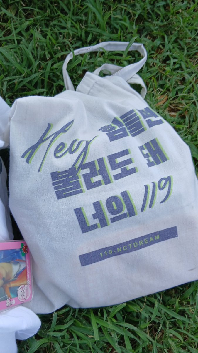 naesthtc's tweet photo. Yg mau freebies aku ada di sinii tapi please jangan rusuh yaa https://t.co/KheHHTtKUX