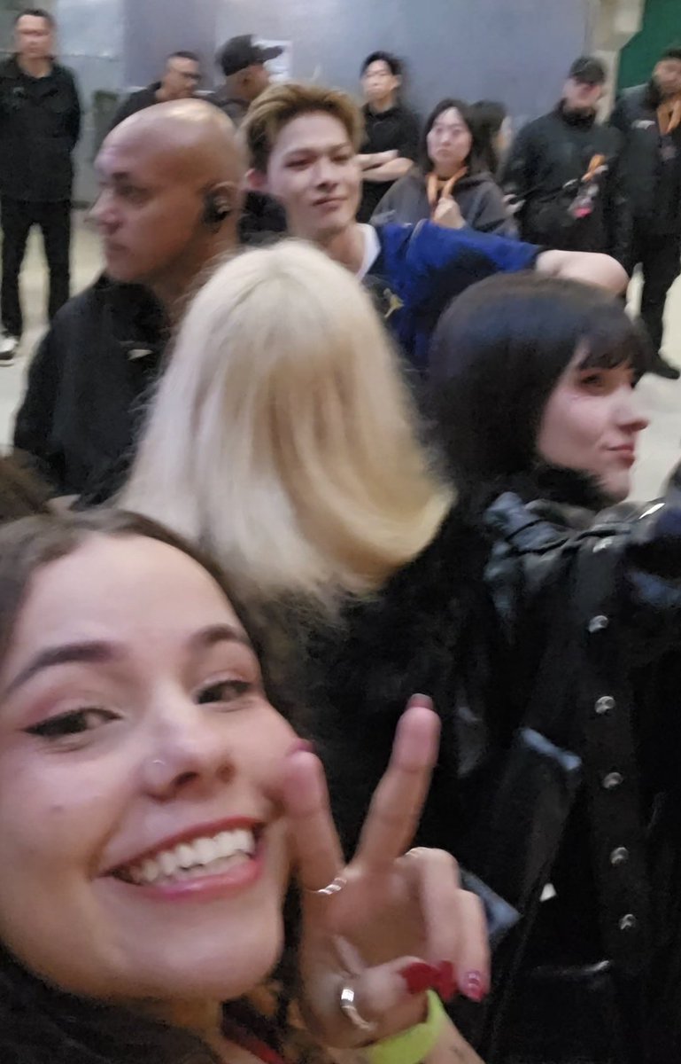 jakeseios's tweet photo. fechem o quiosque eh que a music on pqp send off de merda, so tenho essa foto aqui https://t.co/WmNwYrVRTc