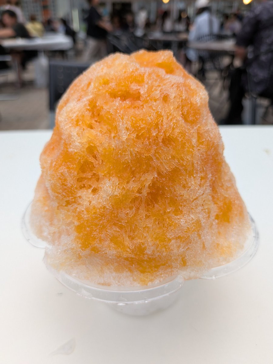 burn_whirlwind's tweet photo. 温州みかんのかき氷。
餃子を沢山食べた後なので凄いスッキリした味わいで最高！ https://t.co/DvxsBXTw7Y
