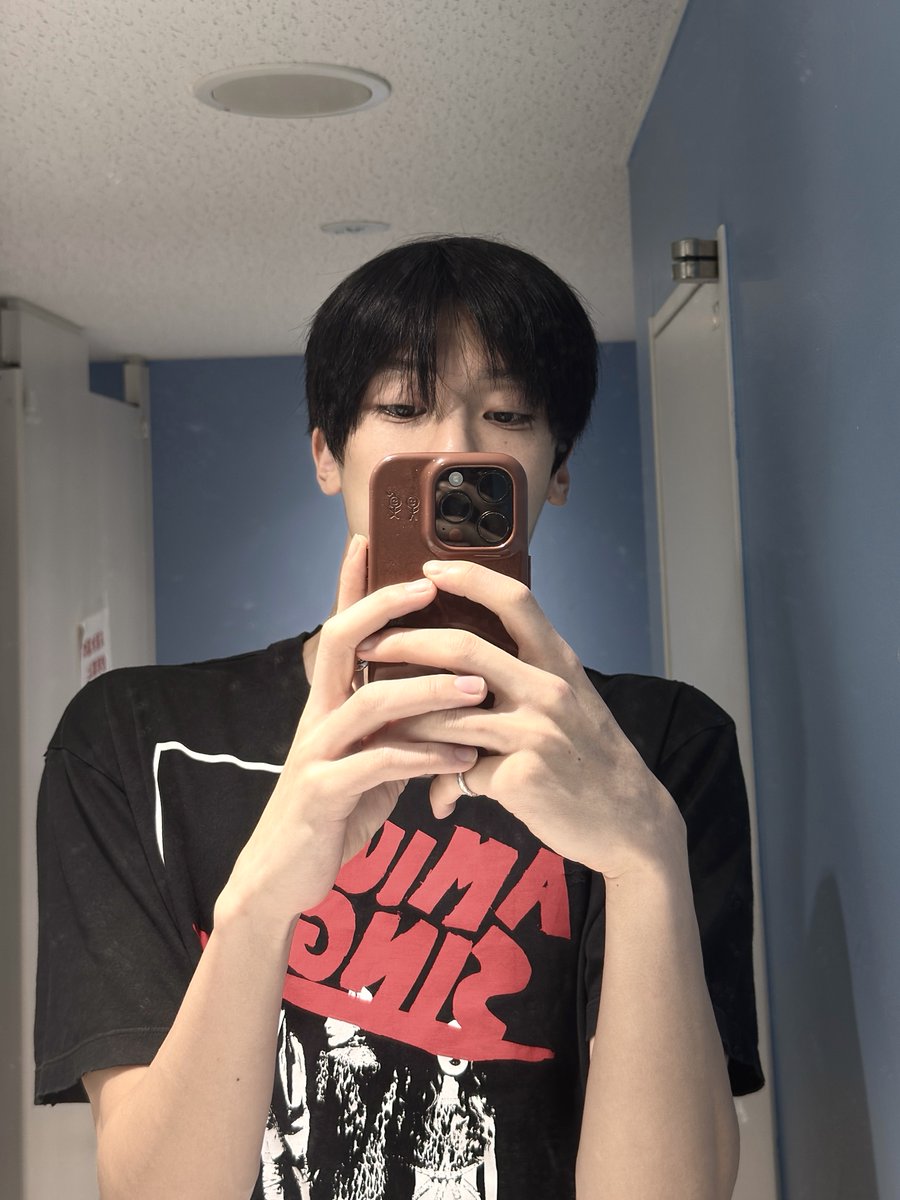sion_onthisday's tweet photo. 250706 시온 🫧

#시온 #SION #シオン #NCTWISH https://t.co/TKrDQ9O8N2