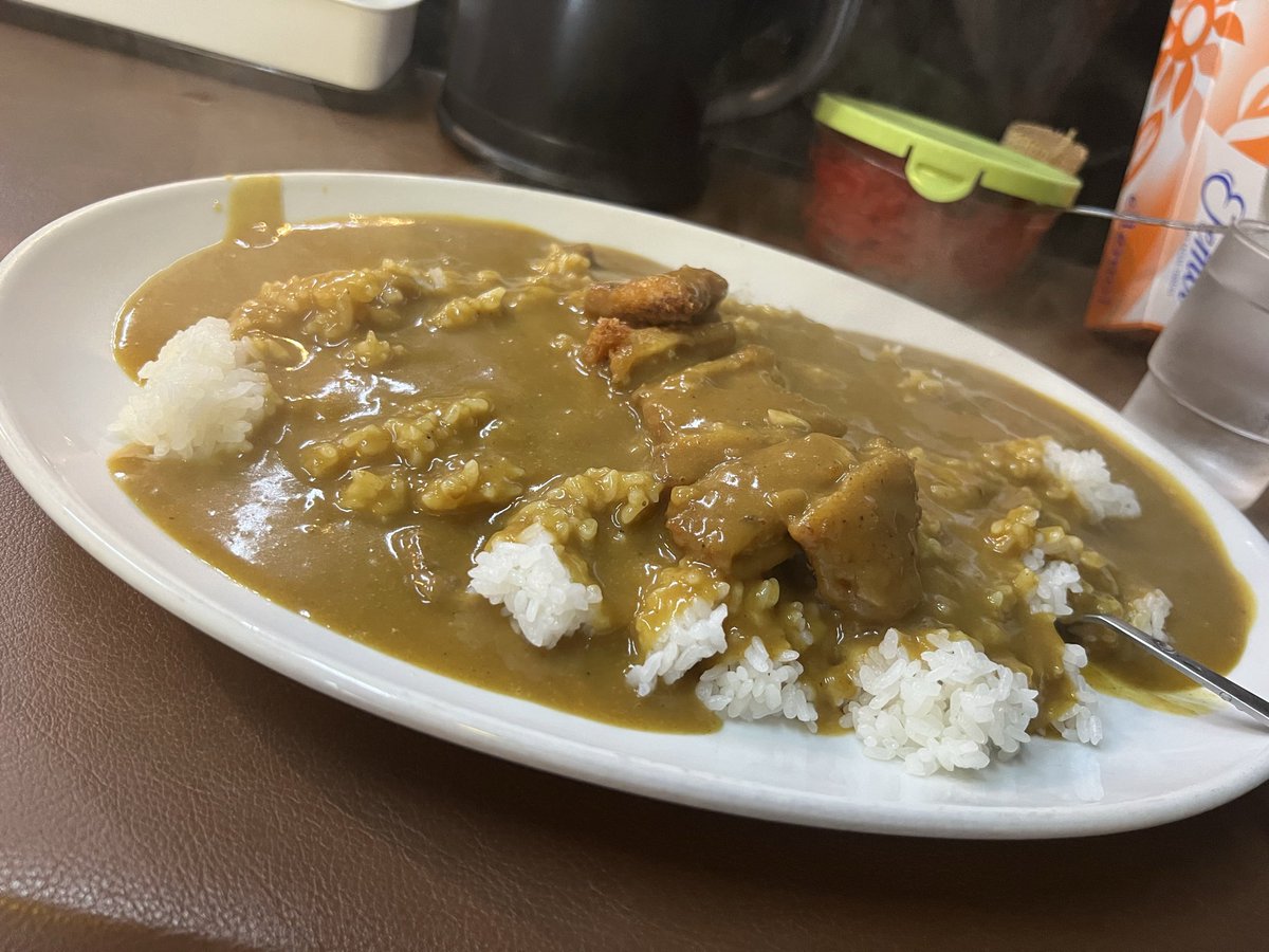 CocoaKnowledge's tweet photo. おおさかさんさくーᕦ(ò_óˇ)ᕤ
お昼はマドラスさんの
カレー╰(*´︶`*)╯♡
量が多いので小がおすすめ…

私が頼んだのは中だけどね_(:3 」∠)_
お腹が膨れて、これからの散策が
やばば_:(´ཀ`」 ∠): https://t.co/ik3QPW8lEc