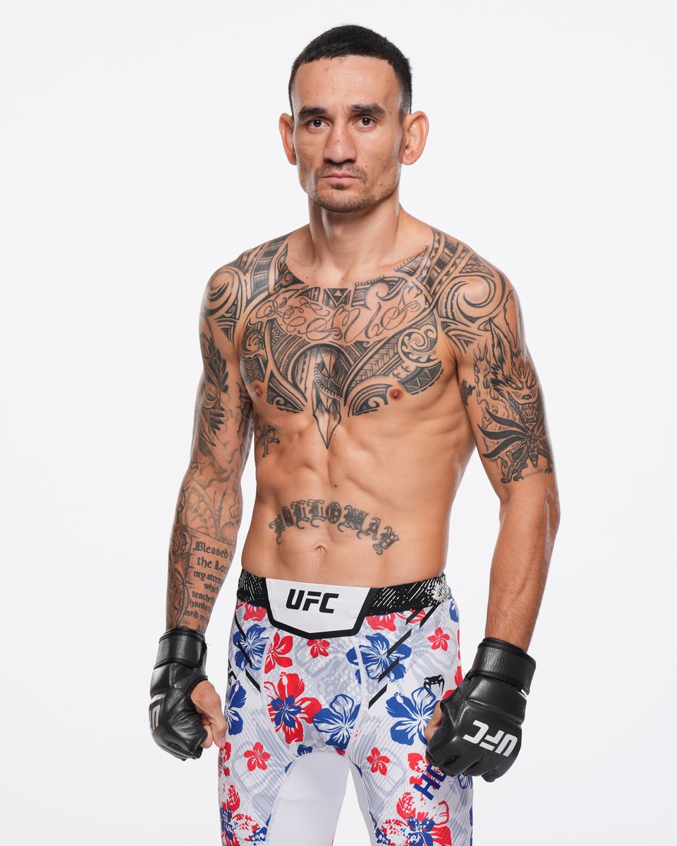 ufc's tweet photo. From 20-year-old prospect to UFC legend 🌺

@BlessedMMA looks to add another legendary moment to his career at #UFC329!

[ LIVE JULY 11 at 9pmET on @ParamountPlus ] https://t.co/qiXJeSYjB1
