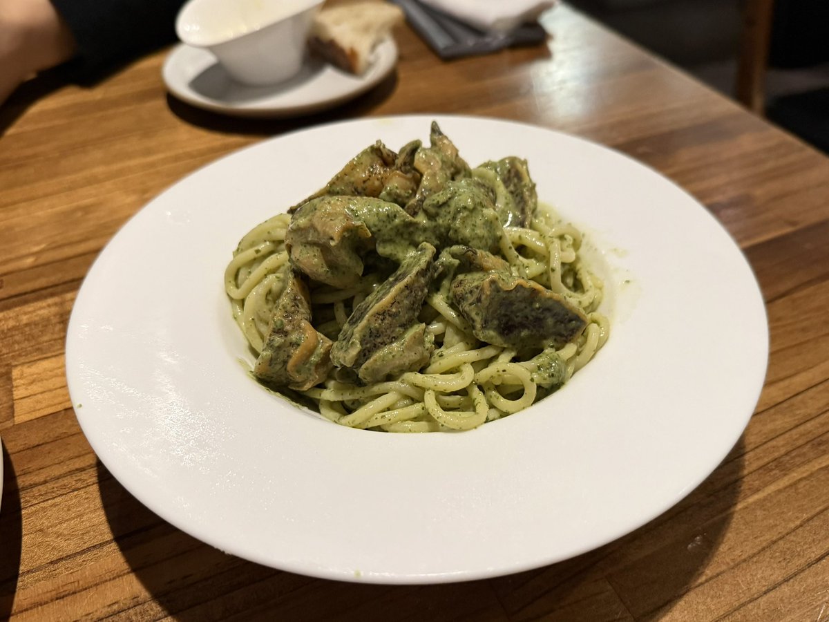 keizaiwo_mawase's tweet photo. この前行ってみたけど美味しかった！ボリューミーでどのお料理もクオリティ高いからコスパ良い感じがした。ハンバーガーも美味しそうだったから今度食べてみたい🍔次行くなら4人以上で行ってもっと色々食べたいな〜
📍 Burger &amp; Bistro Occi バーガー&amp;ビストロ オクシ https://t.co/1xAYVAen9n
