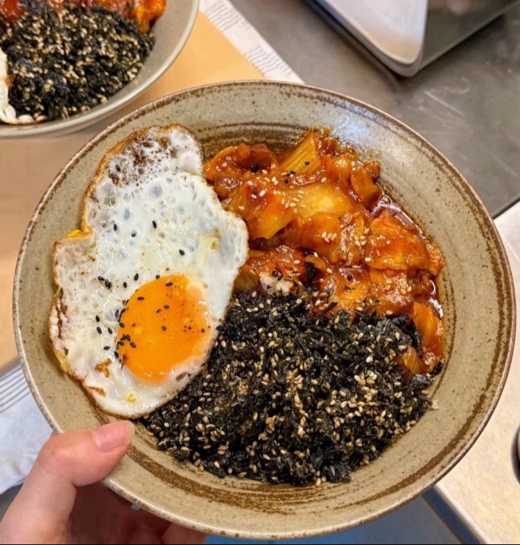 mudananiku_'s tweet photo. 激ヤセ激うまビビンバ丼がまじ沼すぎて最近昼ごはんこれしか作ってないwwwこれ1週間置き換えるだけで3キロ落ちたし、キムチ効果で肌めちゃくちゃ綺麗なったw https://t.co/4t7vpfe5Ce