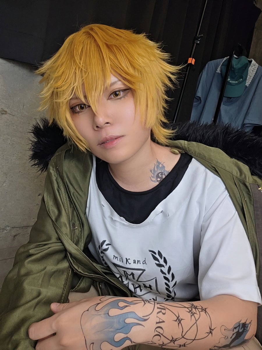 sdlmlk_a's tweet photo. ※cos
改めて！
深夜撮影で20年来の推しのディーノさんやってきましたん！
服とか小道具とかいろいろ作ったりメイク激ムズでまだまだなところばかりだったけど楽しかった🥳
弟子コンビやりたくなりました🔥
10年後やってたときは笑ってください😂 https://t.co/FcZGJRTZR1
