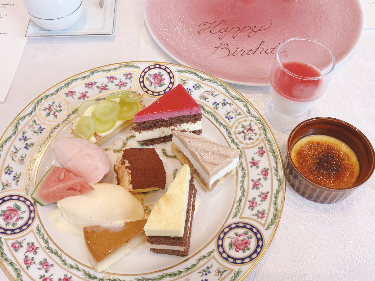 pig3377's tweet photo. ハッピーバースデートゥーミー！トゥーアス！
北さんとお誕生日同じなの嬉しいのでぬいも一緒に🥰 https://t.co/ZfyGaD3hNo