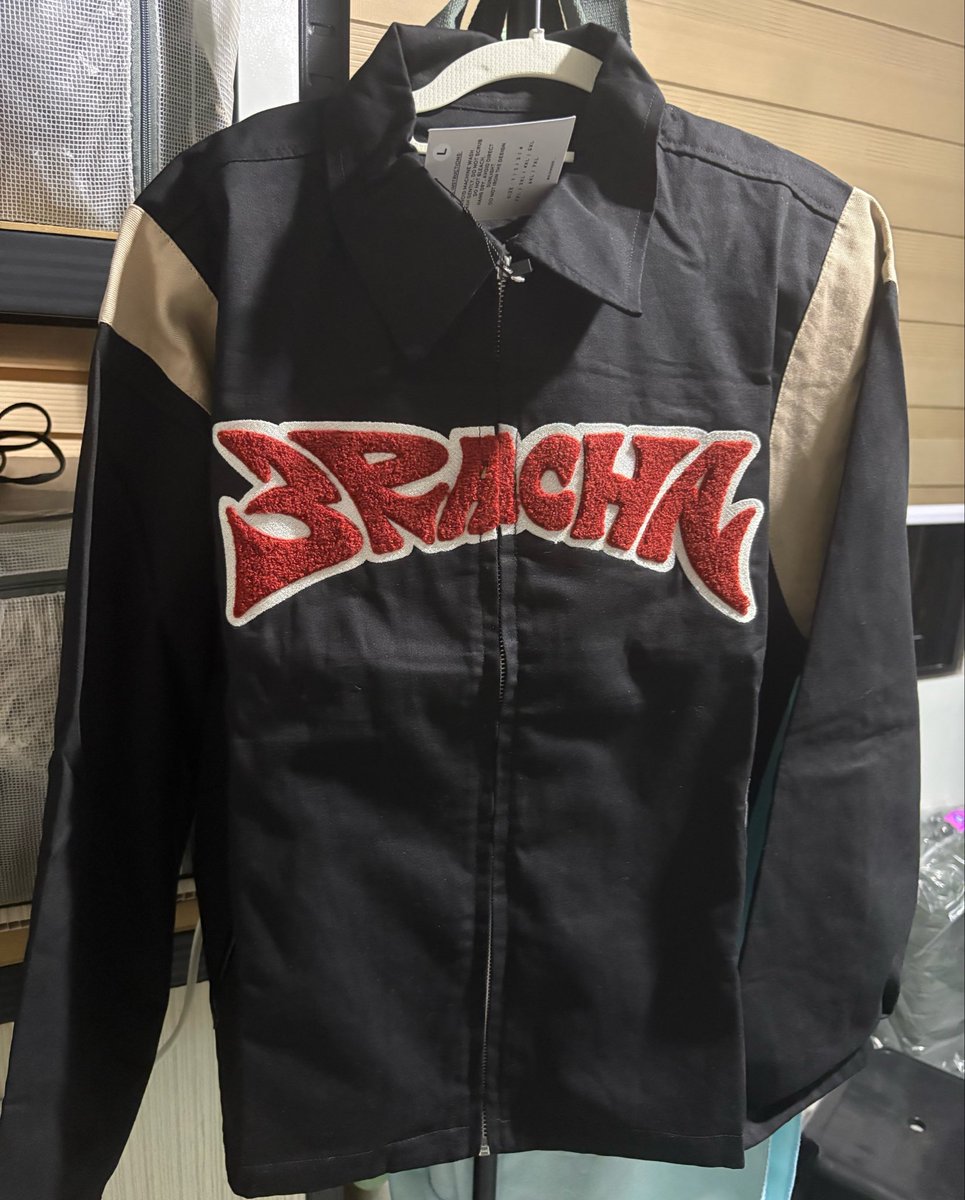 thestrayzone's tweet photo. 3racha jacket has arrived! Thank you for accommodating my pahabol order @apricotandcoph 💚 Messaged a lot of sellers since I missed the order cut-off and you’re the only one who replied. 😭 #ApricotPHFeedbacks https://t.co/g4UK0TDwTX