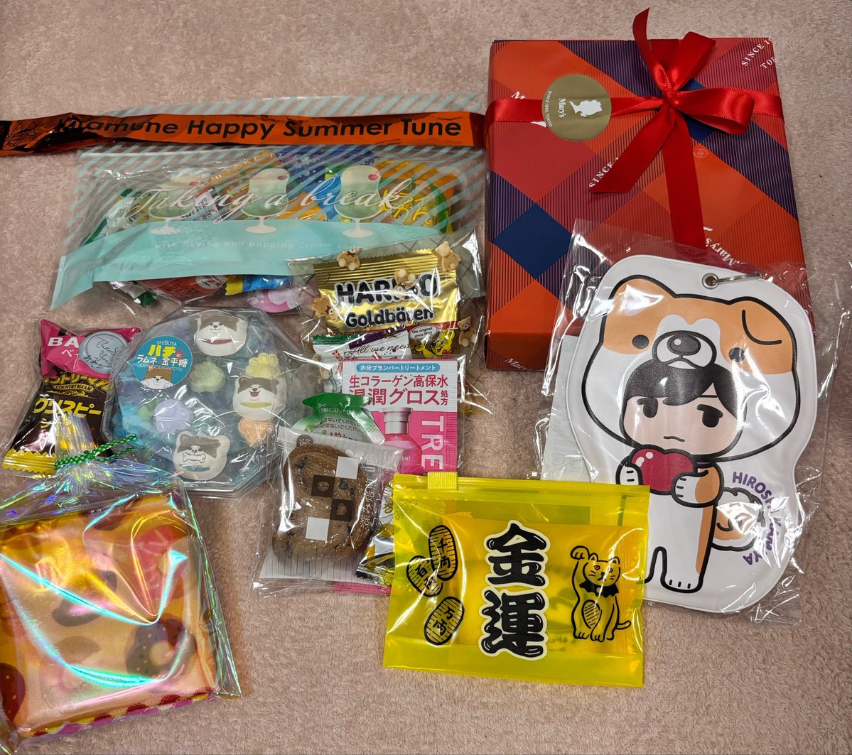 fedtk_hirC's tweet photo. 誕生日プレゼントの←はぴさま楽しすぎたぁ🫶
お会いしてくださった皆様ありがとうございました😭
会場奥に入ると電波しんでお会いできなかった方もいたので、ぜひ次の機会に会ってください🙇‍♀️

わざわざ誕生日だからって用意してくれた方もいて😭優しすぎる😭
娘も大喜びでした🥹本当に感謝です https://t.co/NYEaWwpyWb