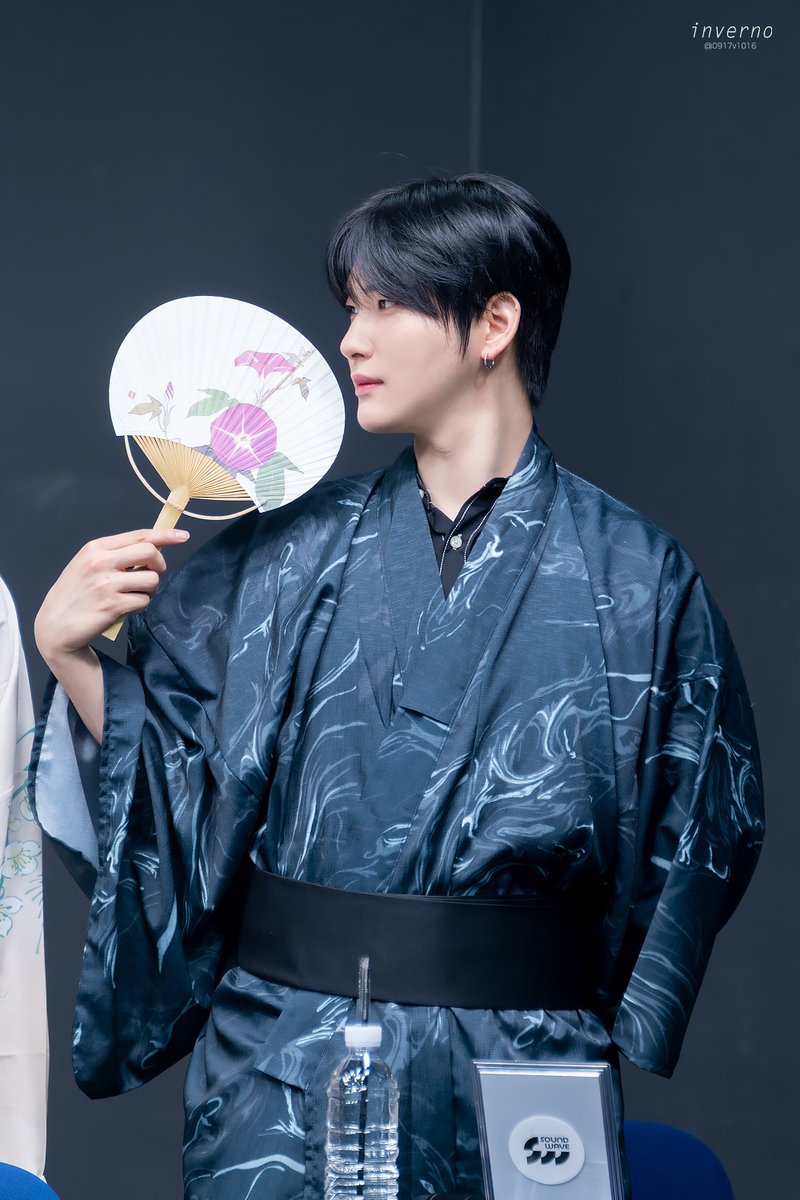 0917v1016's tweet photo. 260704 사웨
유카타가 잘 어울리는 미남~💜🎐

#우빈 #크래비티 #WOOBIN #CRAVITY https://t.co/2wZtNq9zmJ