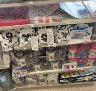 PokemonShisho's tweet photo. 大阪関西万博、EXPOCITYファミリーマート7/5日13:00 とくに新しいものはありません、ららぽーとバーゲンついでに寄ってみる程度でしょうか、、、
#ミャクミャク
#EXPOCITY https://t.co/JkE6ODiCy4