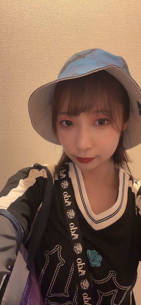 nathukistar0327's tweet photo. 昨日は日産スタジアムにライブに行ってきて帰宅が遅かったのだ🐹
アリーナ席で銀テが取れてステージの姿も肉眼でちゃんと確認できるくらいの近神席で
その魂の歌声と音を全身で浴びてきた🥀
生演奏、生歌、やっぱり生でしか得られないものがあるよね。 https://t.co/JTHlaAWsgr