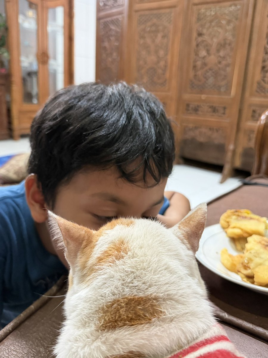 burntchsecke's tweet photo. Sedih banget mama ndud pet mbuh ya sayangku 😘🫶🏻 https://t.co/8zDZA4PKWX