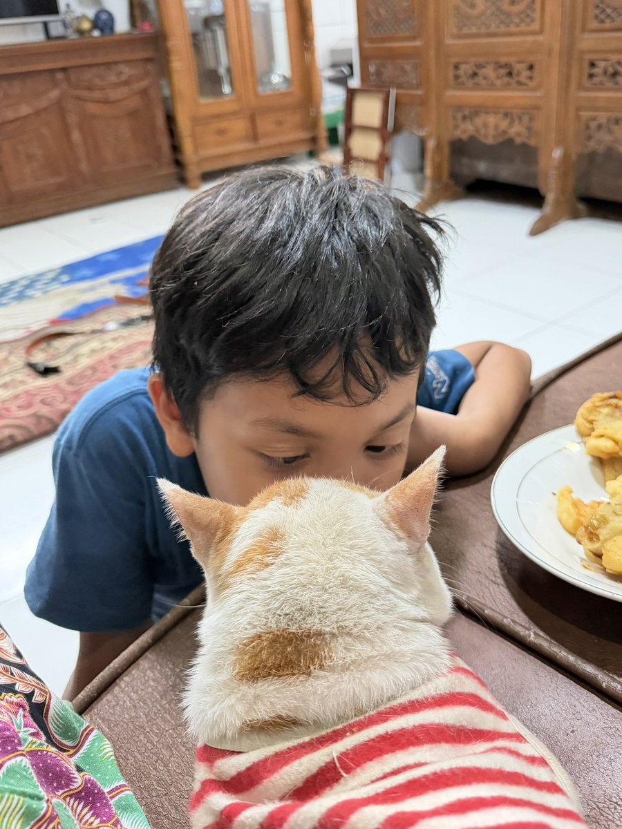 burntchsecke's tweet photo. Sedih banget mama ndud pet mbuh ya sayangku 😘🫶🏻 https://t.co/8zDZA4PKWX