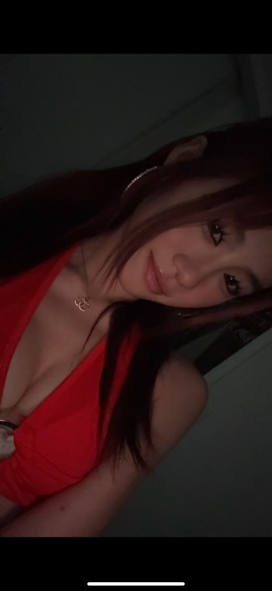 cina_worldx's tweet photo. red is my color https://t.co/OhRn67YEnR