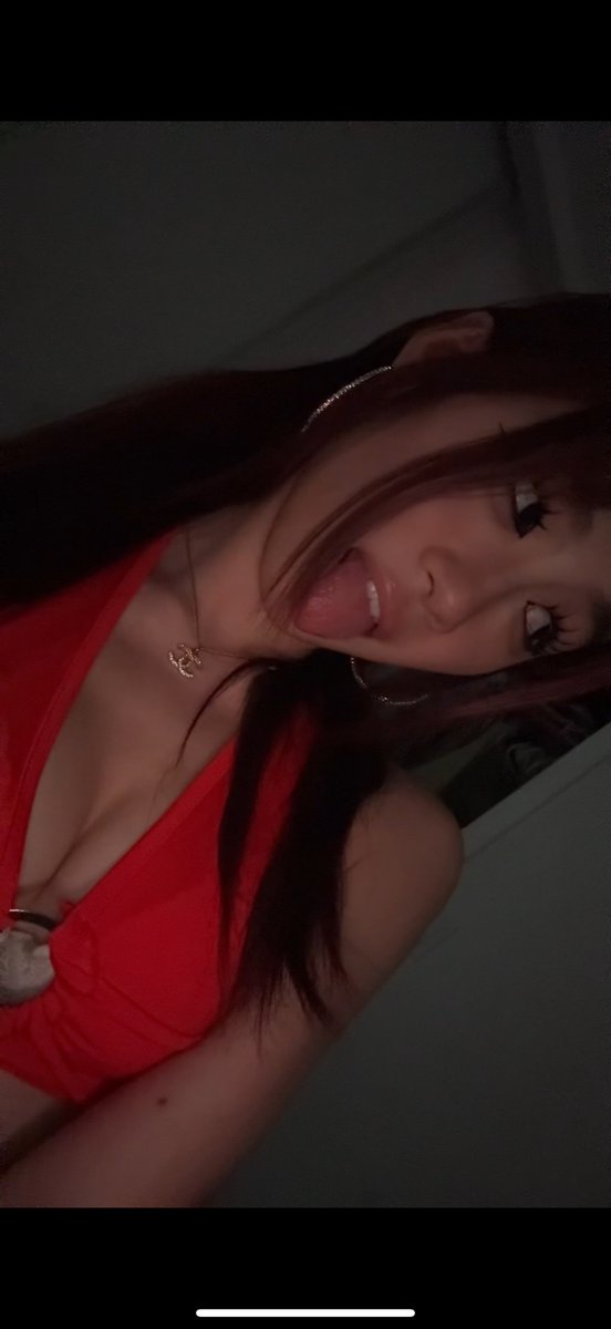 cina_worldx's tweet photo. red is my color https://t.co/OhRn67YEnR