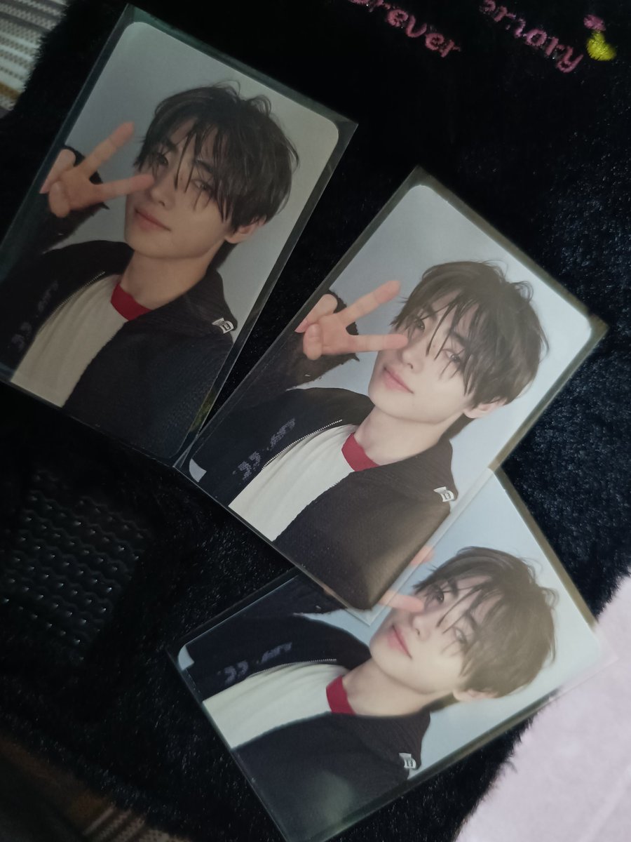 jjkeukeu's tweet photo. WTS LFB PH 

Sunghoon photocard Romance: Untold -Daydream- wev version

• Price: ₱150ea (3 stock(s) available) 
• Condition: Mint/Clean condition (fresh pulls) 
• Availability: On-hand and ready to ship

#jjkeukeusellz https://t.co/RIJ2TIWYL9
