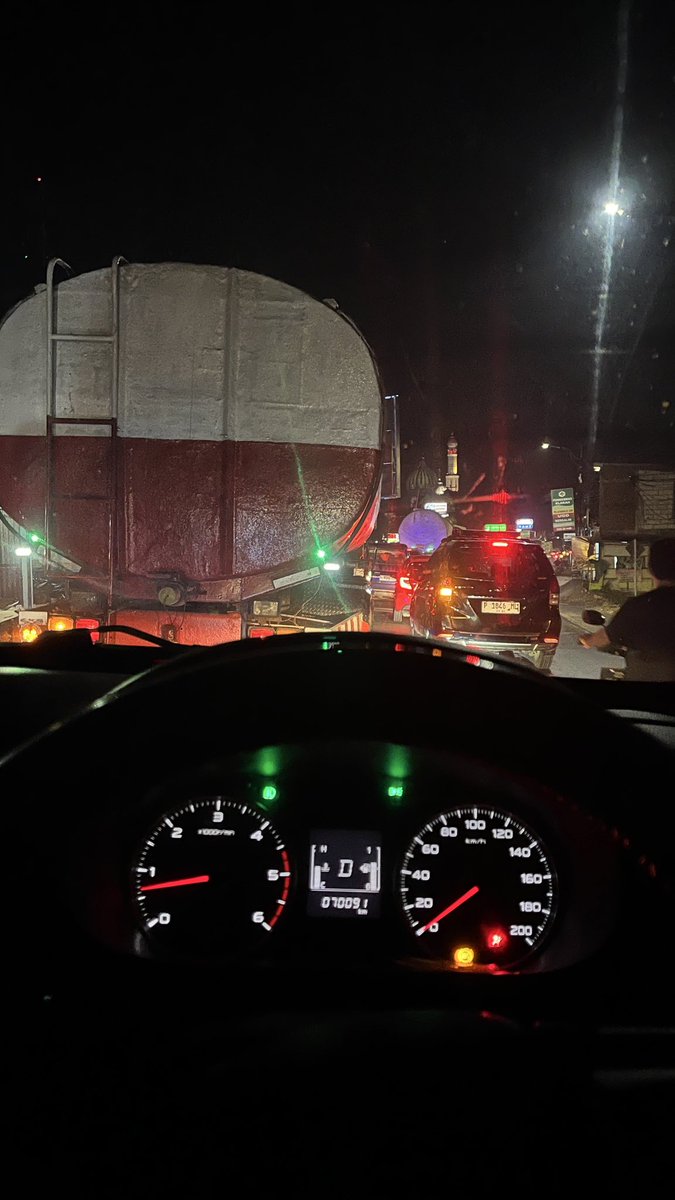 biccdadari's tweet photo. my very first long drive distance, sda-jember pp🫰🏼 little bit nervous, dan alhamdulillah sampe rumah lagi dengan selamat uhuyy🫶🏼 meskipun ada drama masuk angin wkwkw https://t.co/X0An7nJF2G