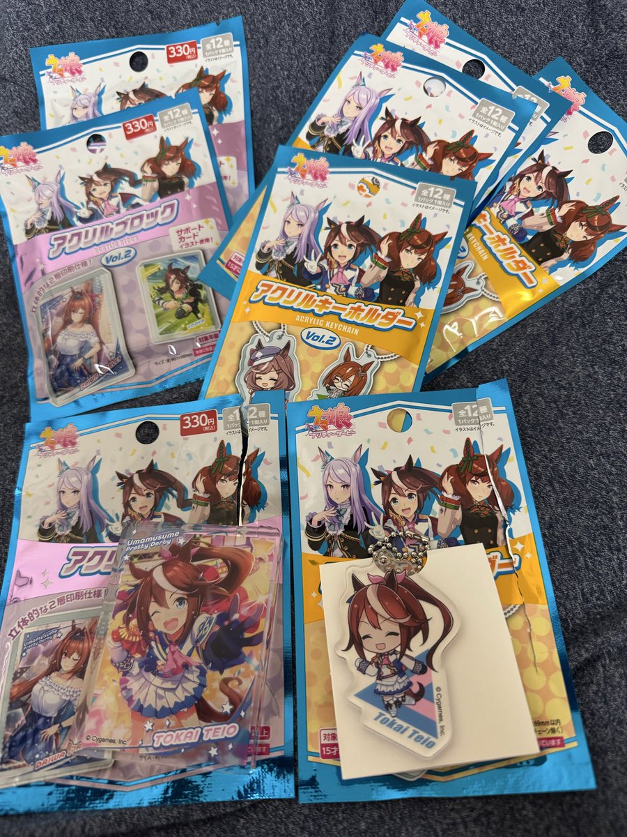 O_naSinging's tweet photo. まあまあ数買ったのに2種類とも1袋目から当たり踏み抜いちゃって草
わかってるなテイオー👍
いやむしろわかってないのかも🤔 https://t.co/FVIWVyM9UE