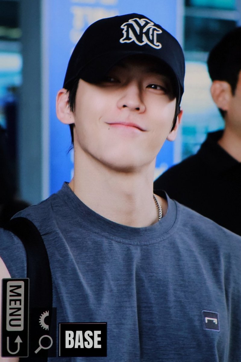 2mhbase's tweet photo. 260705 ICN 입국
➰➰

#비투비 #이민혁 #허타람찌 #BTOB #HUTA
@btob2mh https://t.co/MkhajnWy0g