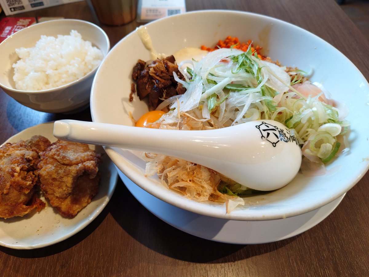 Yoshi_Sennin's tweet photo. 先日始まったので行ってきました。　冷やし豚野菜。マヨと生姜酢漬けがいい感じ。去年食べた時よりしっかり冷えてて美味しかったです。　土岐市　#アヒル家 https://t.co/fW5V3W7yAX