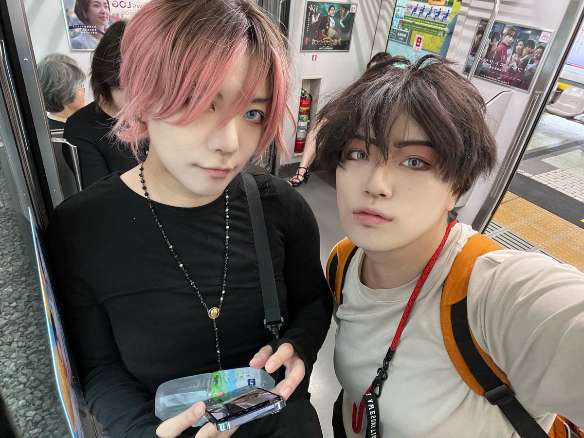 GU__ss__AN's tweet photo. #アニソンディスコ 向かっている🏃‍♂️
今日は2人ともDJで盛り上げる！！☝️ https://t.co/uNfuA9tpD7