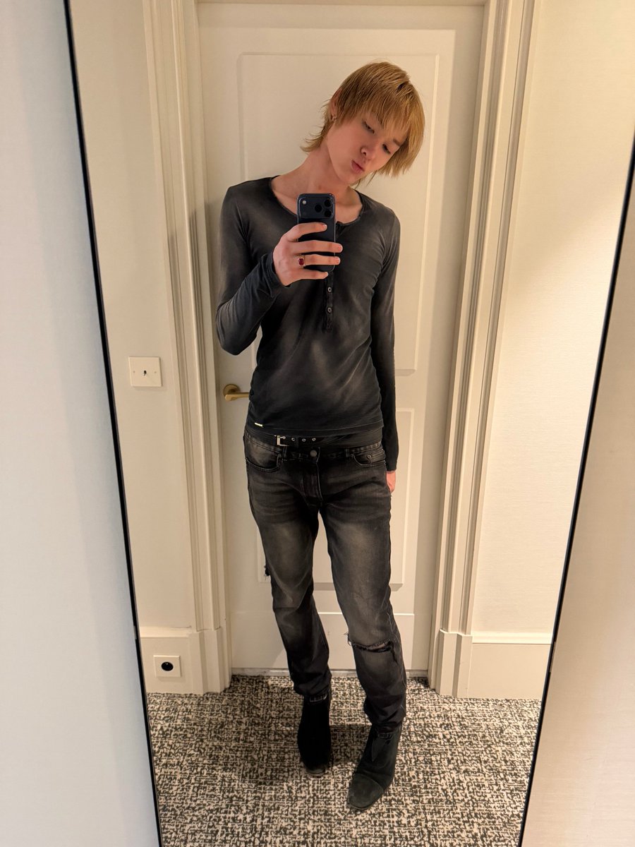 zhaoyufancokr's tweet photo. [260705] #MARTIN #마틴 Weverse Post

“Missing Parissss….” https://t.co/VmQ4y8LUqJ