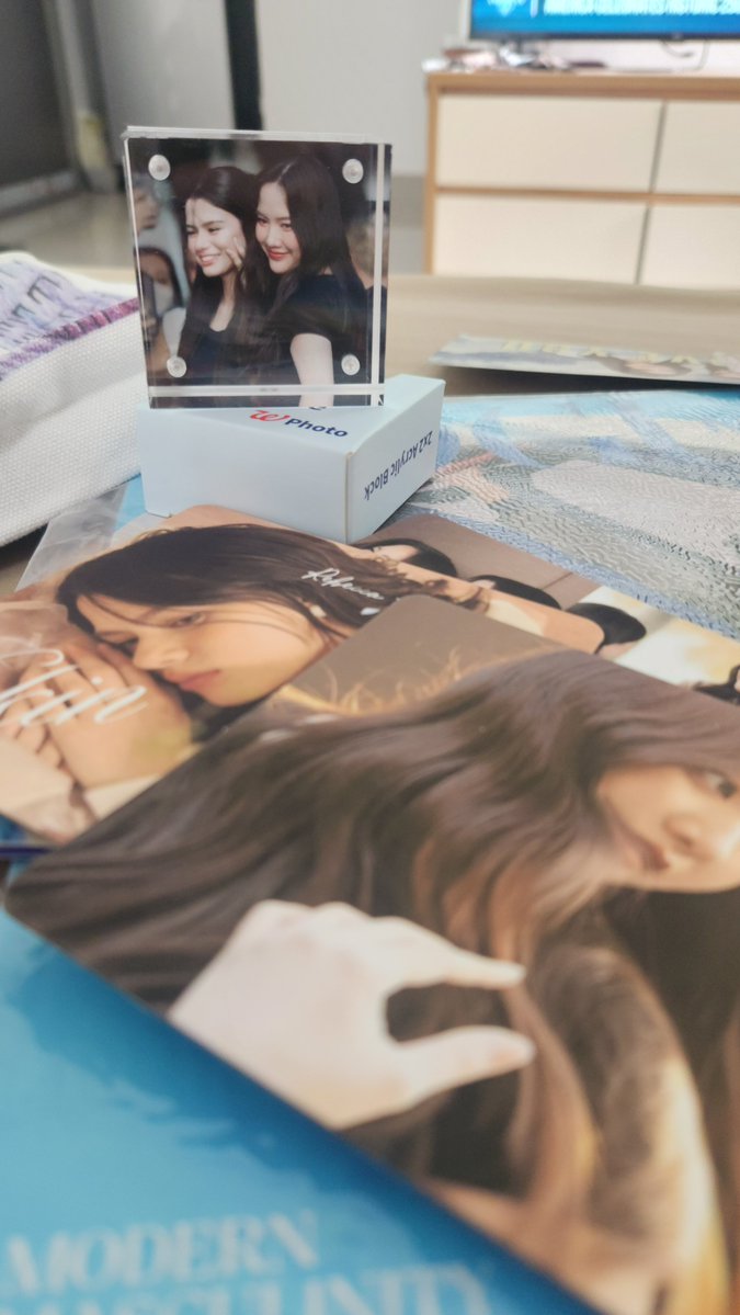 MsNyora's tweet photo. Time to check my #FreenBecky loot bag! and shout out @FBBabies, so loving this! &amp; of course to my fav @vf_852 for spoiling me w/ all freebies too! Thank you, girls! 🤗

THE AIR FINAL SIAM PARAGON
#รวมพลฟรีนเบคสยามพารากอน
#srchafreen #beckysangels https://t.co/komsHkXPiF