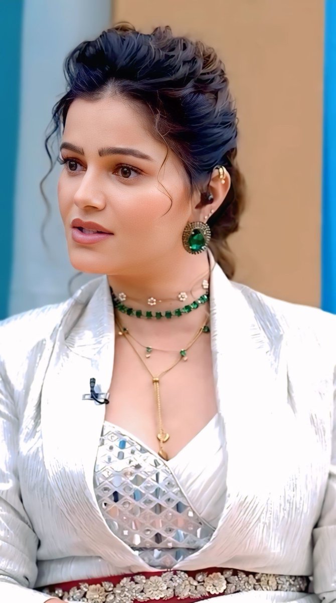 RubiDilaikOFC's tweet photo. White never looked this graceful. ✨🤍 #RubinaDilaik #KKK https://t.co/Iq3p7OhOQR