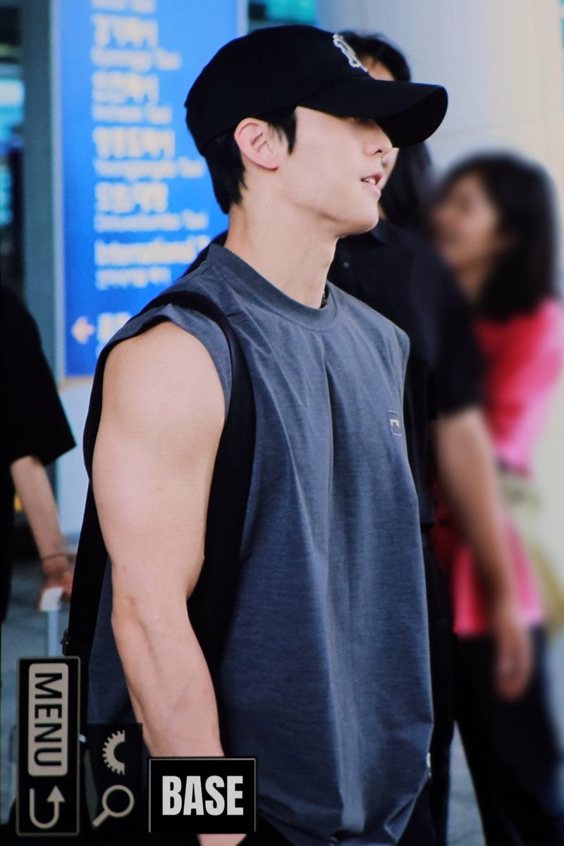 2mhbase's tweet photo. 260705 ICN 입국
🐿️🐿️

#비투비 #이민혁 #허타람찌 #BTOB #HUTA
@btob2mh https://t.co/UdWvXZcBeF