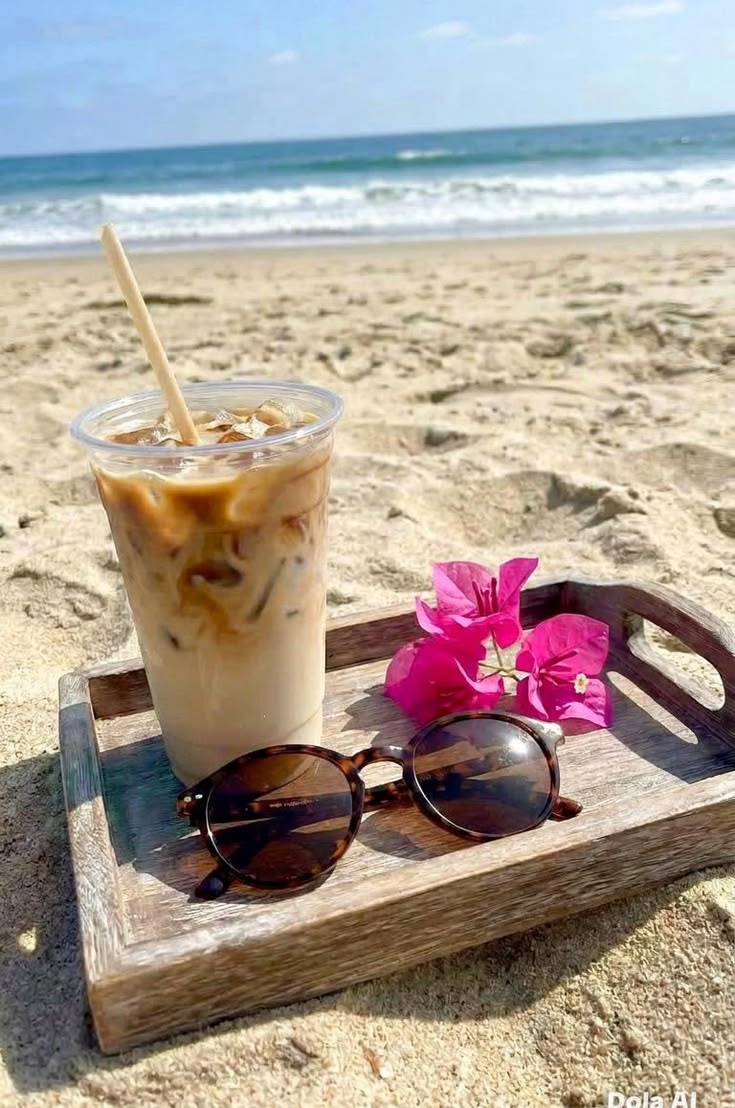haifa_hammoud's tweet photo. قهوة ، وبحر ، وشمس..🌸
#صباح_الخير❥☕❁☀️ https://t.co/eIiOpQA0MZ