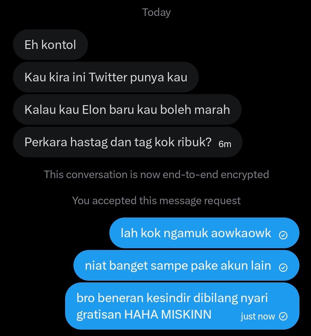hvnlyw's tweet photo. ngakunya msub tapi kontolin femdom gegara ngamuk kalau disuruh bayar disini bukan buat nyari gratisan ya 🤣🤣 tersinggungnya sampe niat nge dm pakai akun lain HAHA, cowok kampungan miskin dih https://t.co/dqvu35aKsH