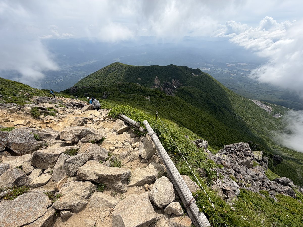 kijibatrip's tweet photo. 岩木山、案の定疲れたw
標高1600mでこのアルプス感は北に来た感じがします。 https://t.co/BoKQ3NiFzt