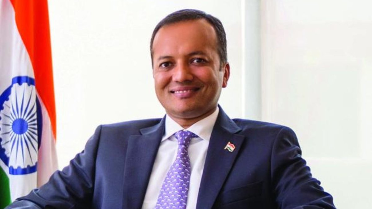 Indian_Analyzer's tweet photo. 🚨 NEW ROLE

Ex-MP Priyanka Chaturvedi has taken up a TEACHING role at Jindal Global University.

— The university was founded by BJP MP Naveen Jindal. https://t.co/TIKLBR3uTd