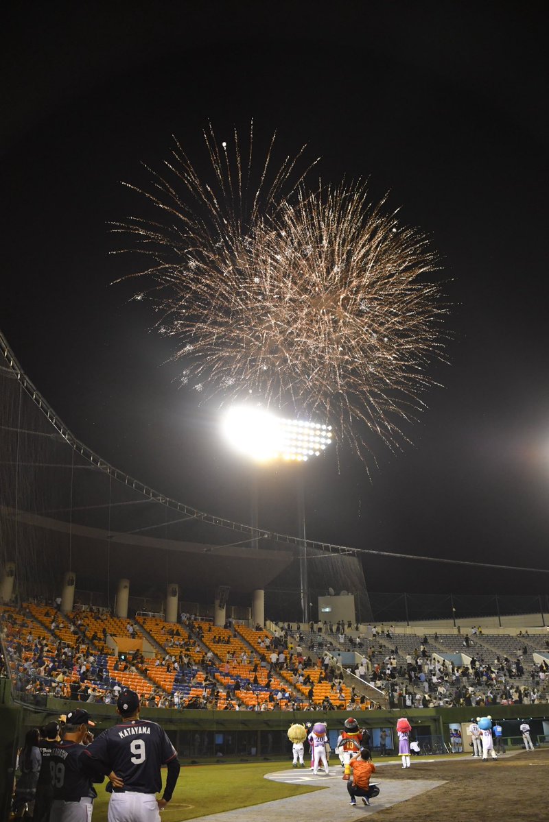 musashi_bears's tweet photo. 【7/4(土) オールスターゲーム ハイライト📸】

🎆 7回終了後
オールスターを彩る花火が打ち上がりました✨

#埼玉武蔵ヒートベアーズ #ALLOUT #花火 https://t.co/D4KSTojjCS