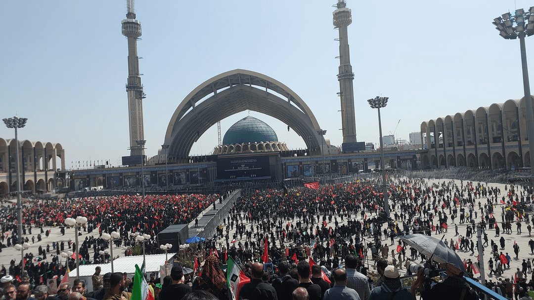 drkopii's tweet photo. خامنه‌ای یکبار ۹ اسفند توسط ترامپ کشته شد و بار دوم ۱۳ تیر، با این بی‌اعتنایی معنادار به گورسپاری چند ده میلیون دلاریش.
دنیا دار مکافاتِ، موشعلی :))) https://t.co/H7vTgrUcq4
