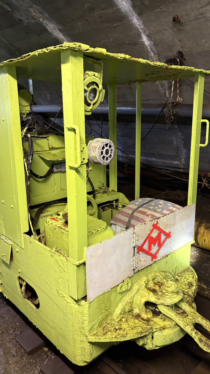 kouko3ship's tweet photo. 池島の炭鉱ツアー行ってきました🪨
案内の時間的には1時間程度でしたけど楽しかった😁

ツアーは今年度いっぱいとのことで予約も割と激戦
興味がある方はお早めに https://t.co/apeplbVcmX